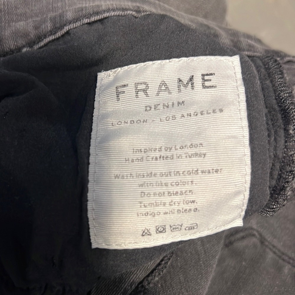 Skinny with vented hems. Cool girl style!